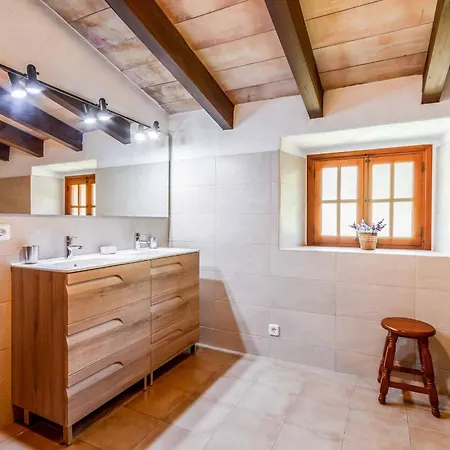 Oliva Villa *
